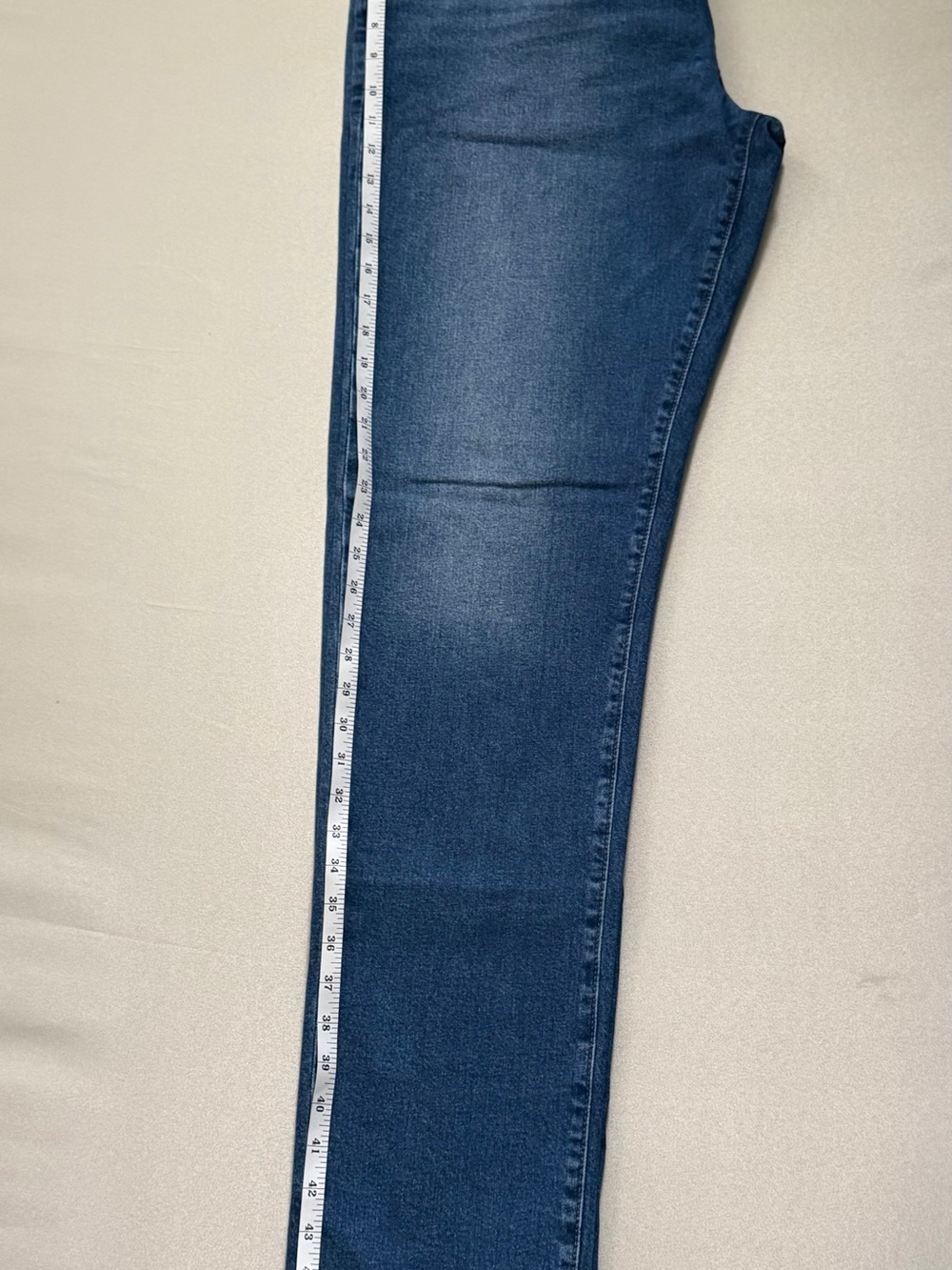 GAP Men’s Slim Straight Jeans - Mid Blue Wash - Picture 14 of 16